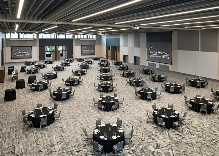 Delta Hotels By Marriott Muskegon Convention Center