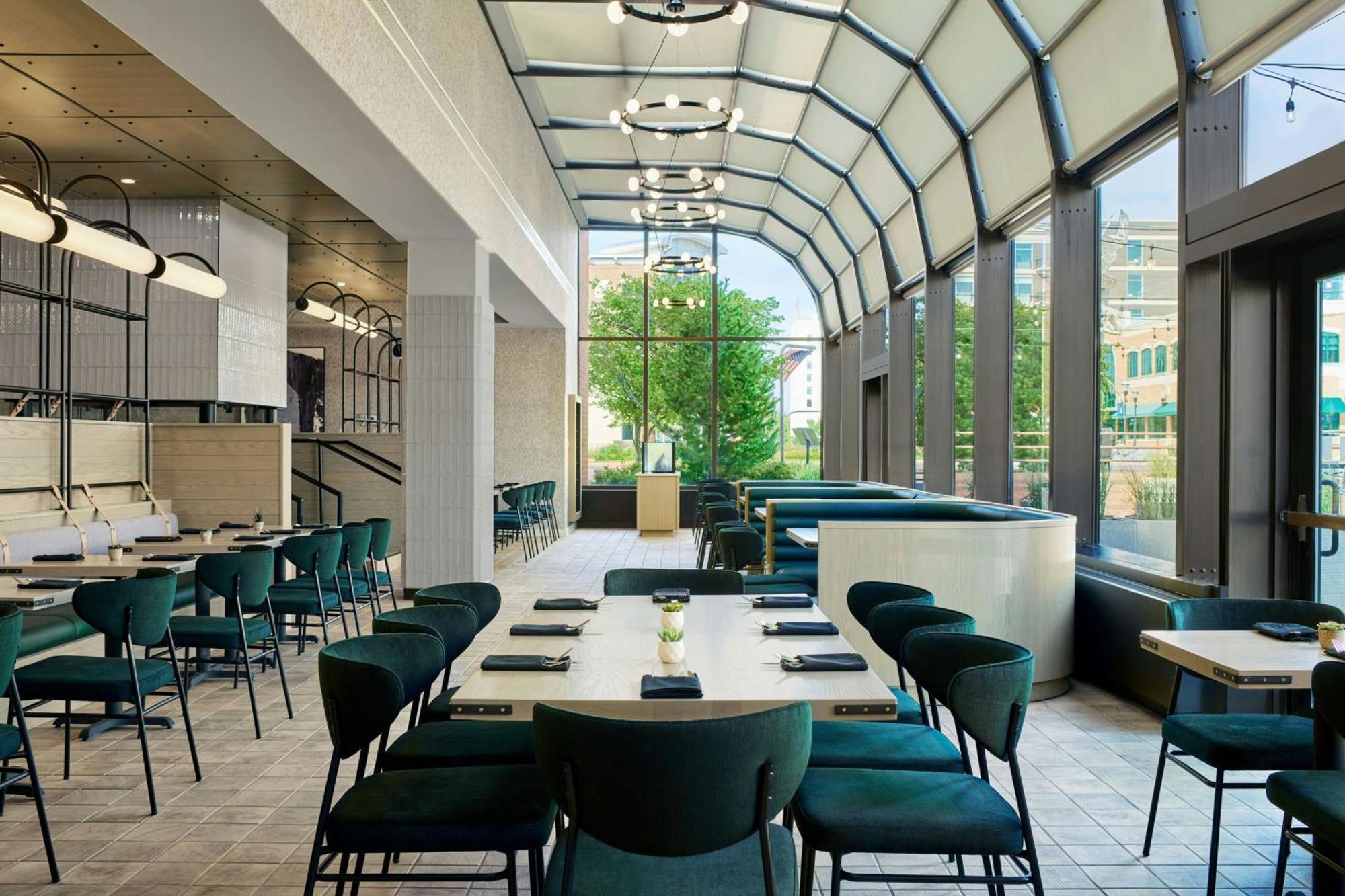 Hotel Delta By Marriott Convention Center 4*